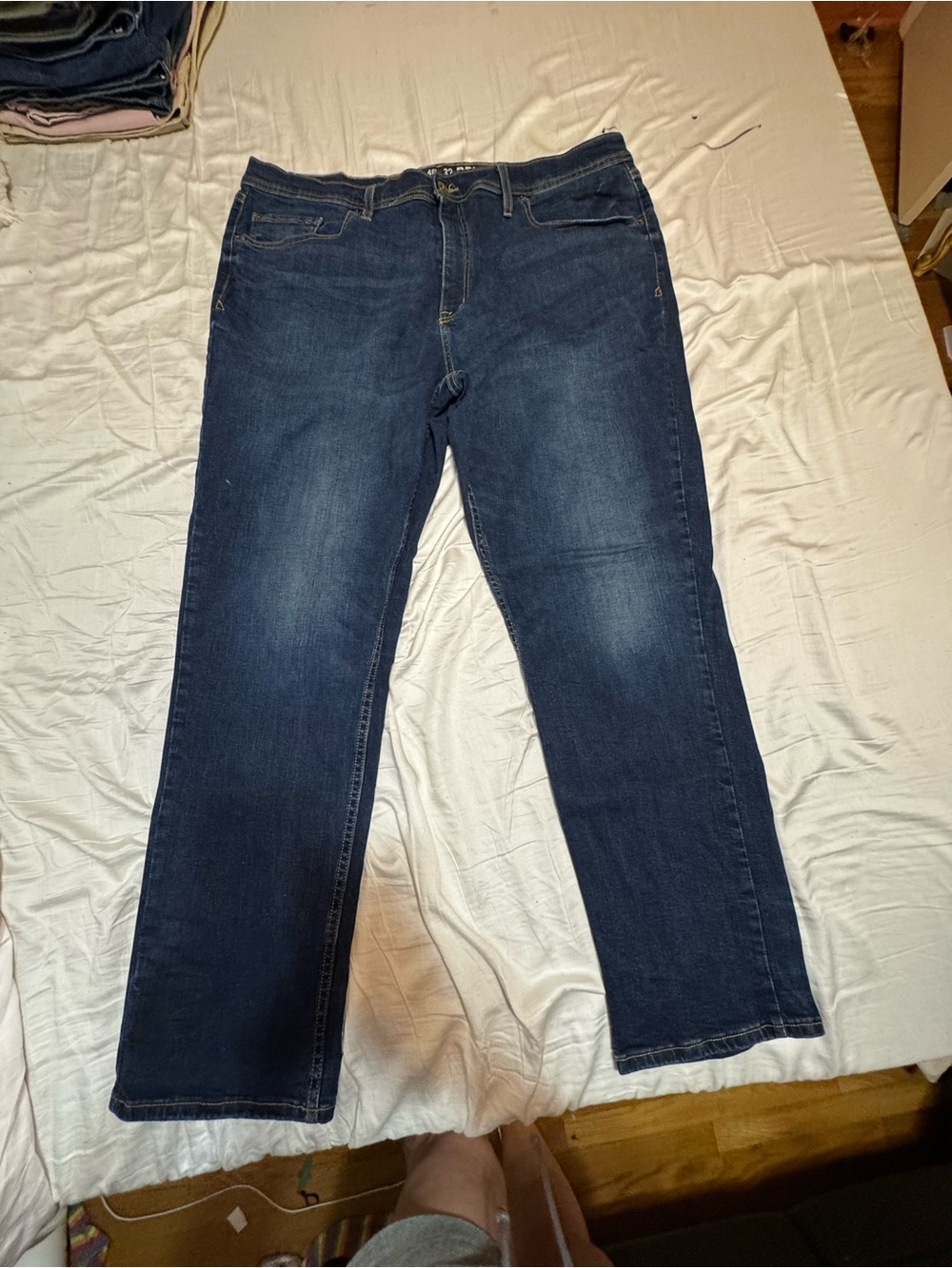 Men's Straight Jeans in Dark Blue - Classic Everyday Fit